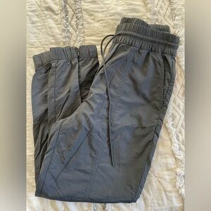 GapFit Crinkle Nylon Jogger Women’s Gray, Medium Pants, Workout, Athleisure